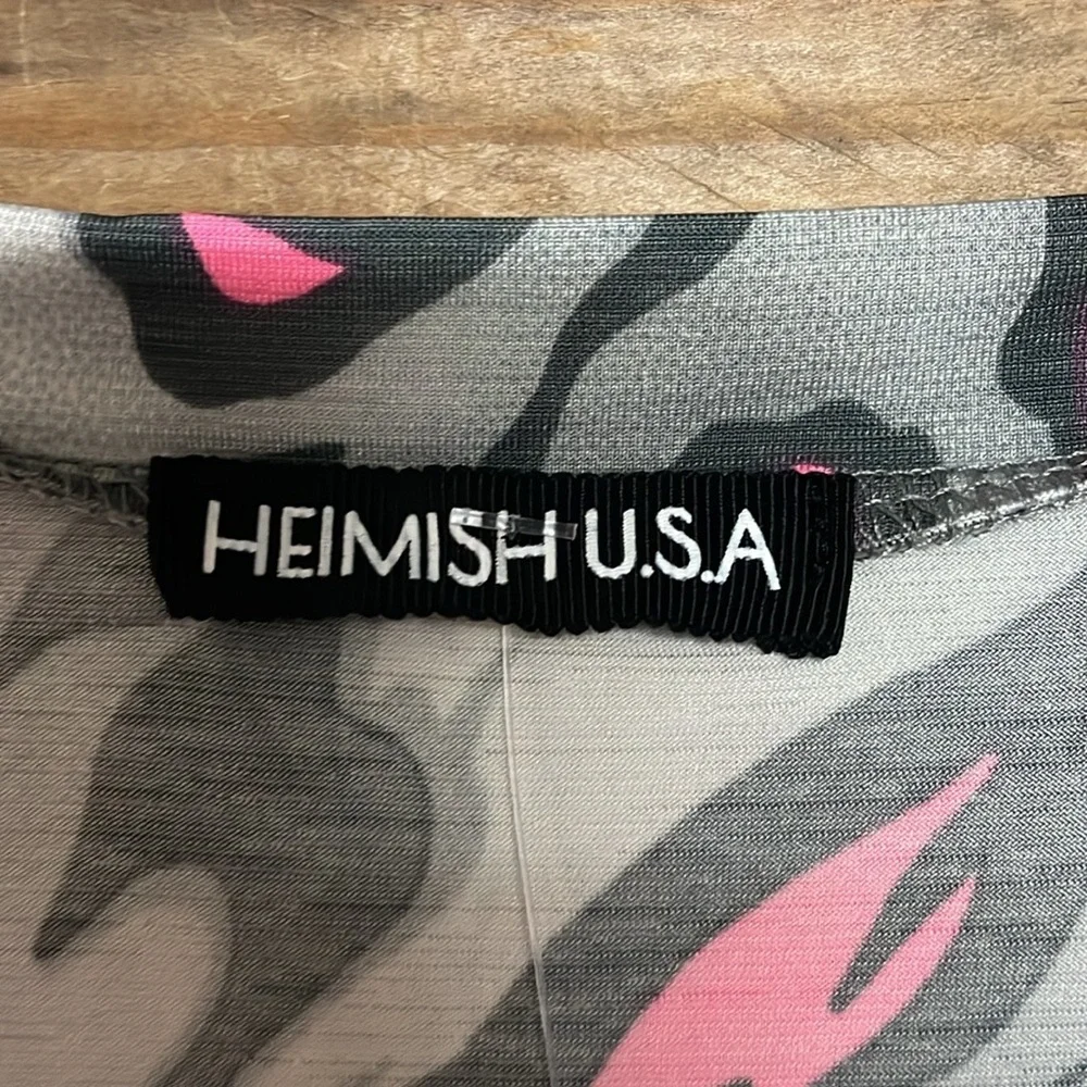 Heimish USA size XL Gray and Pink Cheetah Print Short Sleeve Lightweight Blouse
